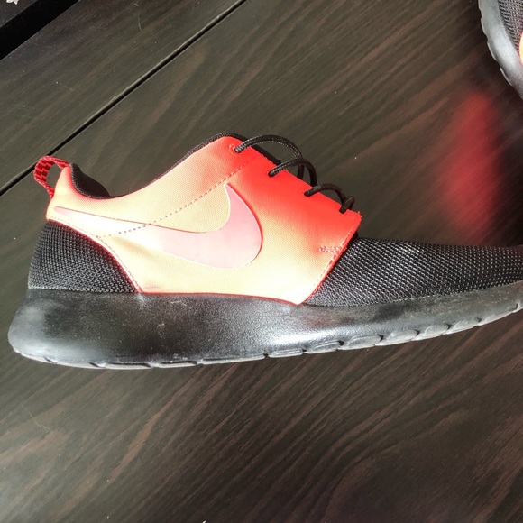 Nike Custom Roshe - Picture 5 of 5